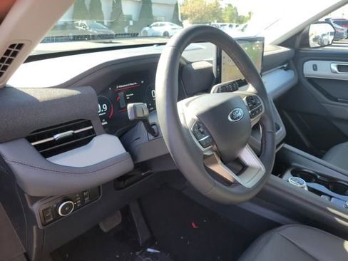 New 2025 Ford Explorer Active w/ Active Comfort Package image 24