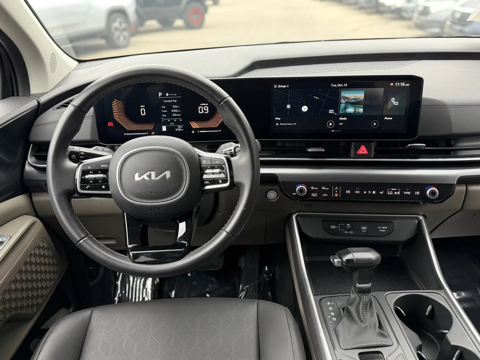 Used 2026 Kia Carnival FWD image 23