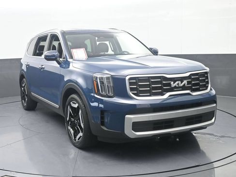 Used 2024 Kia Telluride S w/ S Sunroof Package FWD image 9