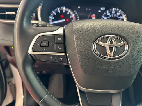 Used 2022 Toyota Highlander XLE AWD/4WD image 20