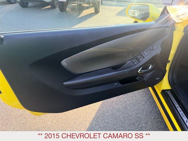 Used 2015 Chevrolet Camaro SS RWD image 11