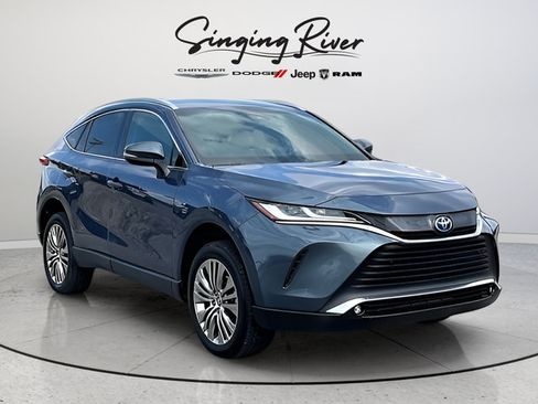 Used 2023 Toyota Venza XLE AWD/4WD image 1