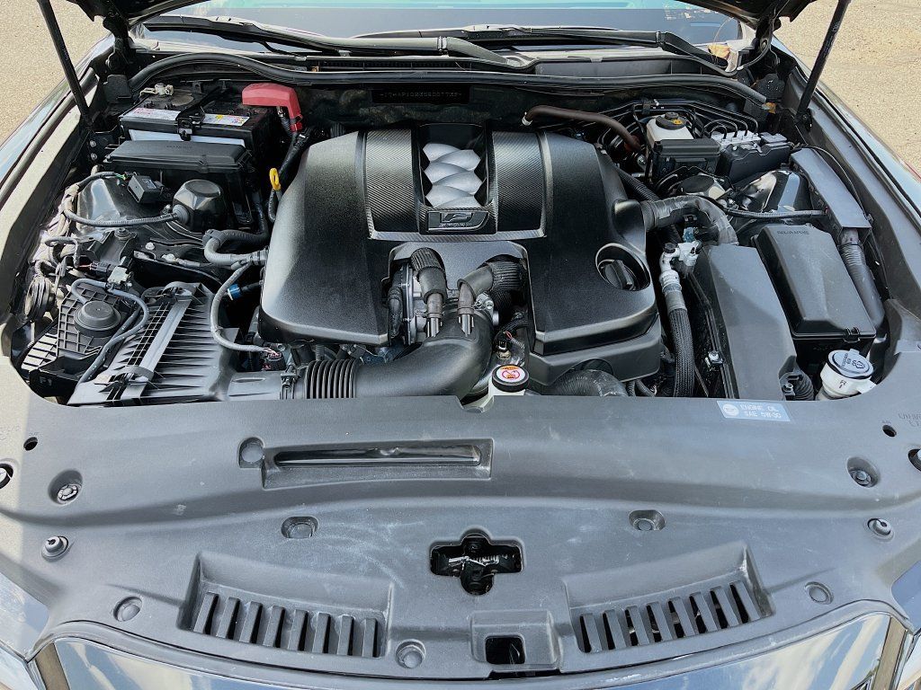 Used 2025 Lexus IS 500 w/ Accessory Package RWD image 31