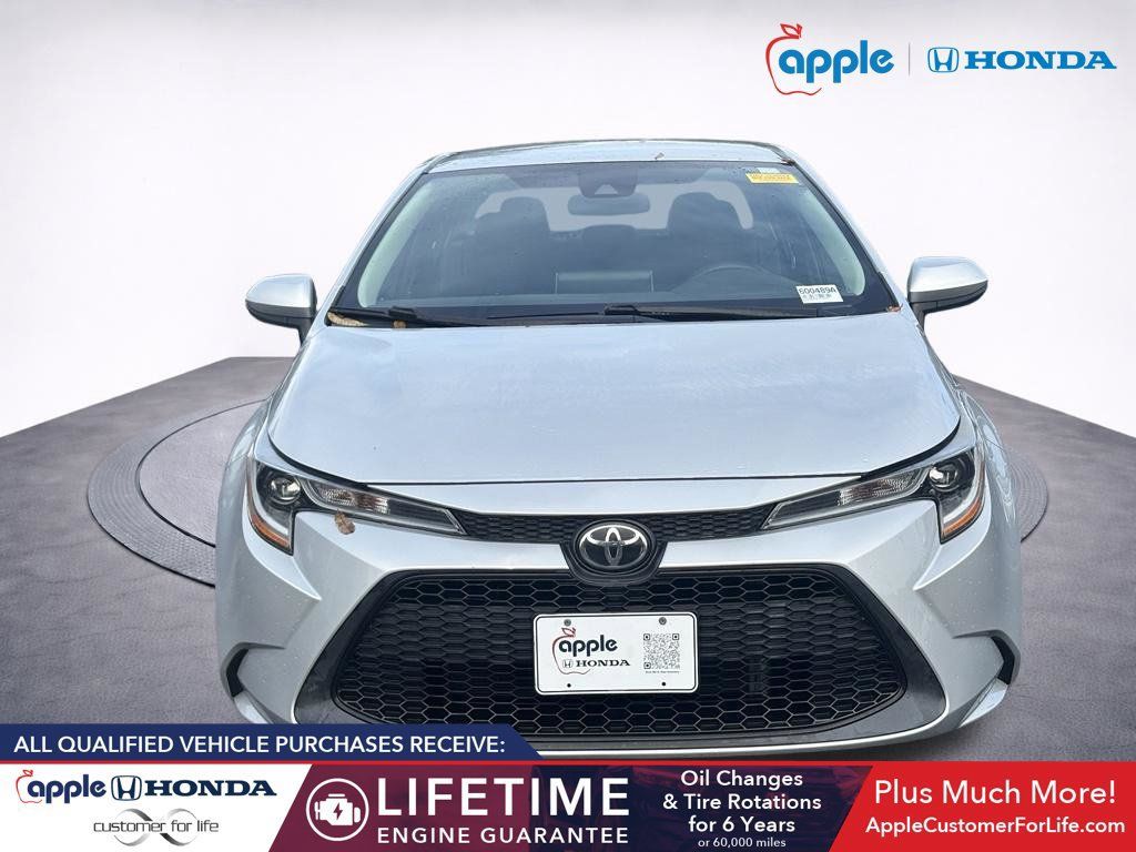 Used 2020 Toyota Corolla LE FWD image 2