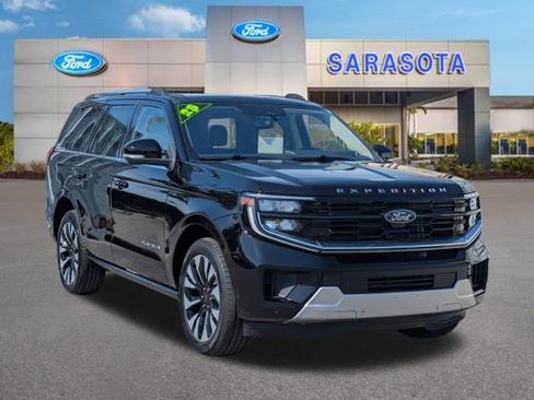 Certified 2025 Ford Expedition Platinum w/ Driver's Package AWD/4WD image 1