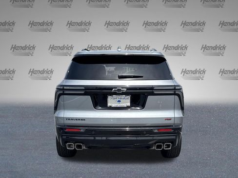 Used 2026 Chevrolet Traverse RS FWD image 9