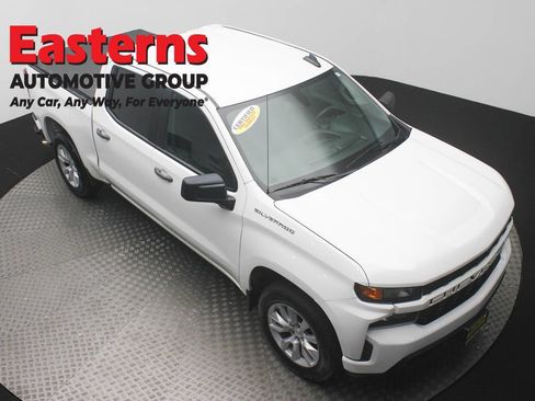 Used 2019 Chevrolet Silverado 1500 Custom w/ Custom Value Package RWD image 3