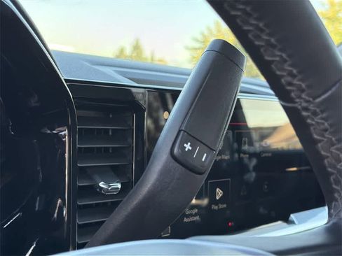Used 2025 GMC Sierra 1500 SLT image 17