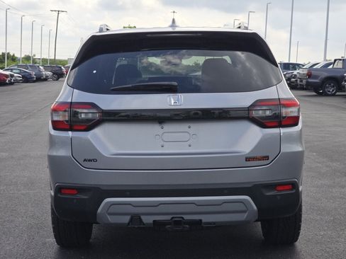 New 2025 Honda Pilot TrailSport image 25