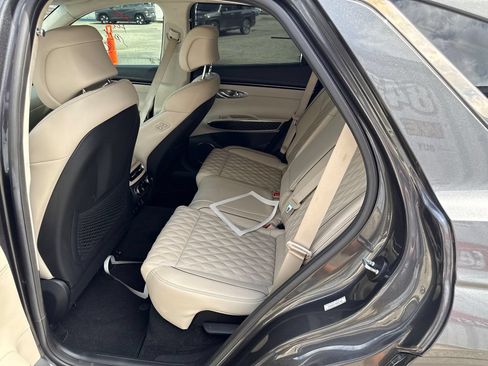 Used 2022 Genesis GV70 3.5T Sport w/ Sport Prestige Package AWD/4WD image 11