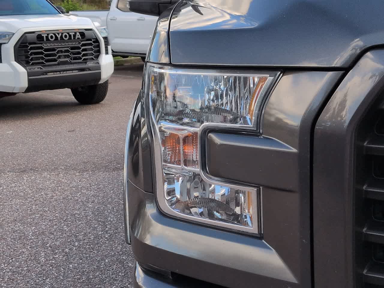 Used 2017 Ford F150 XLT w/ Equipment Group 302A Luxury AWD/4WD image 10