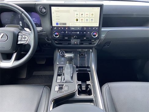 Used 2024 Lexus GX 550 image 15