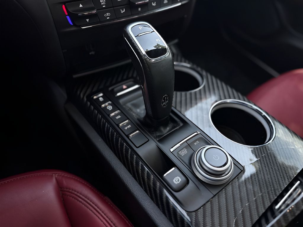 Used 2022 Maserati Ghibli Modena Q4 AWD/4WD image 11