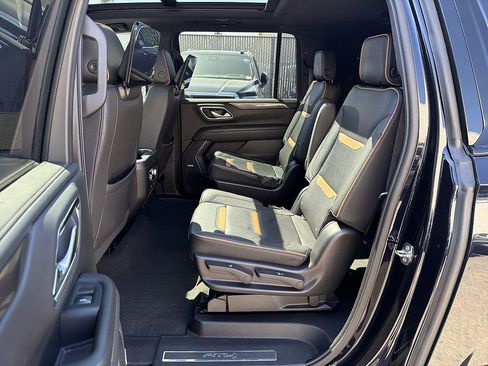 Used 2022 GMC Yukon XL AT4 w/ AT4 Premium Package AWD/4WD image 25