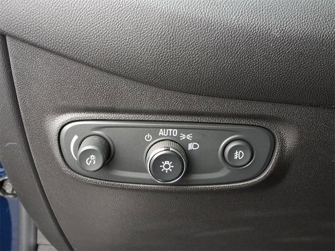 Used 2022 Chevrolet Equinox Premier image 19