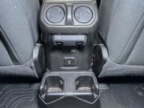 Certified 2021 Jeep Gladiator Overland w/ Cold Weather Group image 27