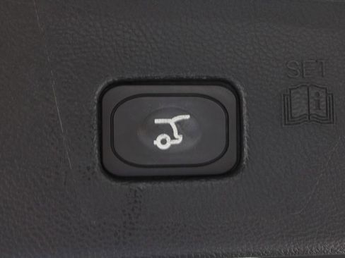 Used 2021 Ford Edge SEL w/ Convenience Package image 17