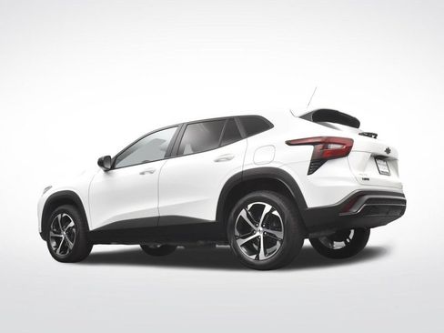 Used 2024 Chevrolet Trax RS FWD image 25