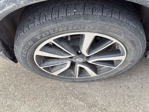 Used 2017 Nissan Rogue SL image 16