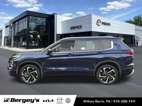 Used 2023 Mitsubishi Outlander SEL AWD/4WD image 9