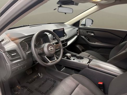 Used 2024 Nissan Rogue SV FWD image 13