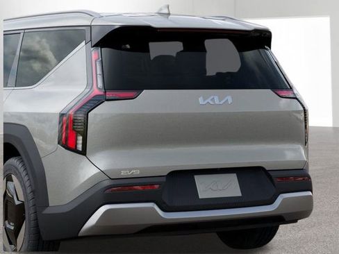 New 2026 Kia EV9 Wind image 13