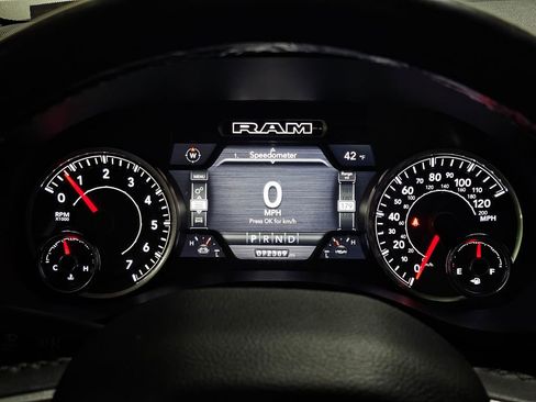 Used 2019 RAM 1500 Laramie image 12