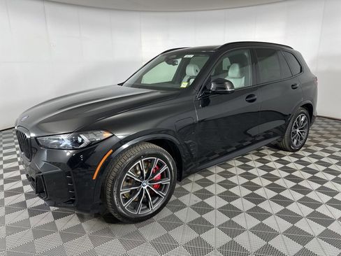 New 2026 BMW X5 xDrive50e w/ M Sport Package AWD/4WD image 4
