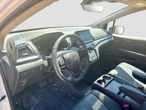 Used 2025 Honda Odyssey Elite image 9