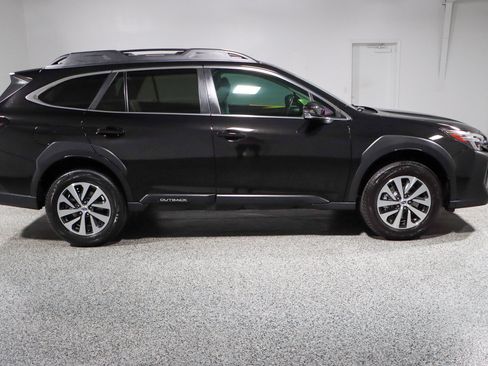Used 2024 Subaru Outback Premium AWD/4WD image 6