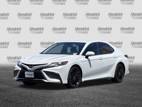 Used 2021 Toyota Camry XSE FWD image 9