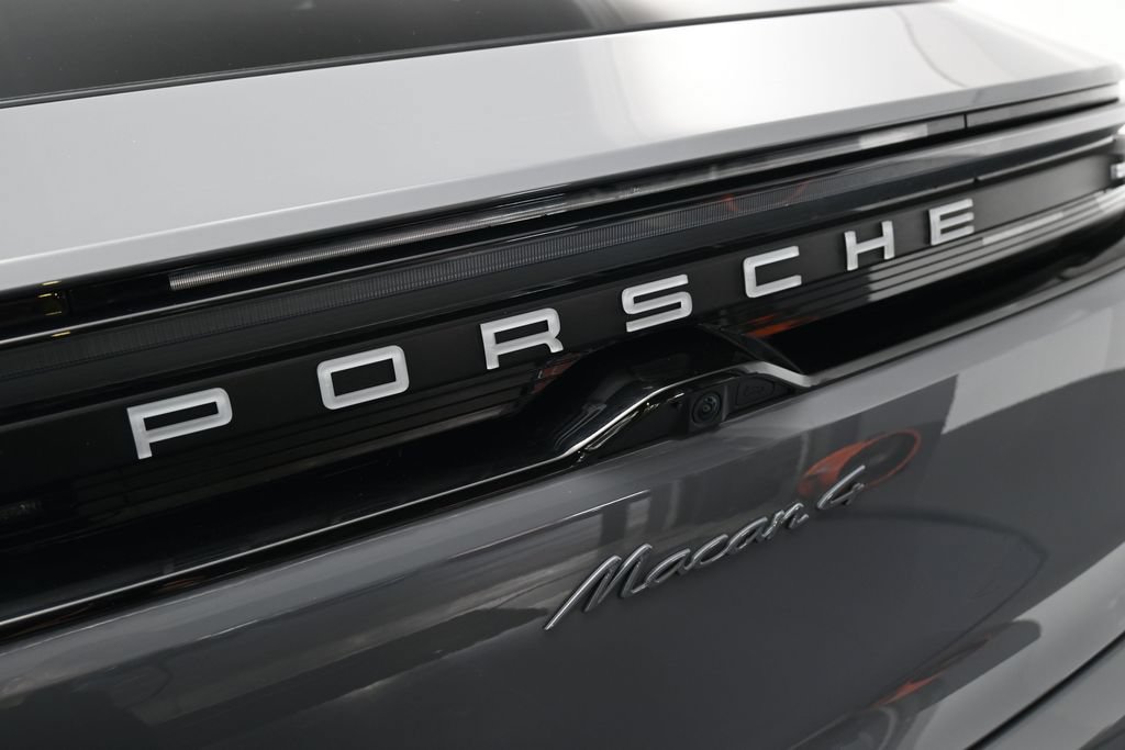Certified 2025 Porsche Macan 4 Electric AWD/4WD image 34