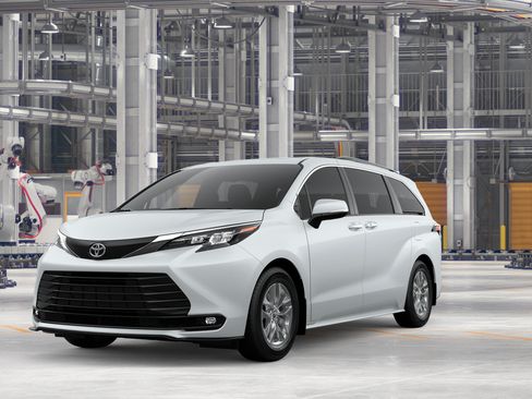 New 2026 Toyota Sienna XLE FWD image 1