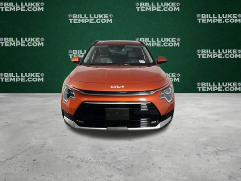 Used 2023 Kia Niro SX image 12