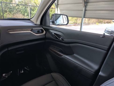 Used 2023 GMC Acadia Denali w/ Black Diamond Edition image 25