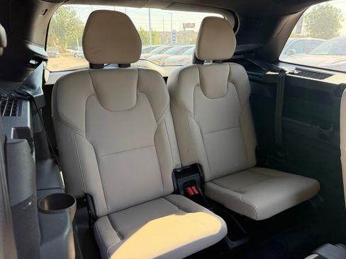 Certified 2026 Volvo XC90 B6 Plus AWD/4WD image 13