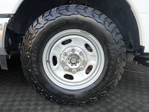 Used 2022 Ford F250 XL w/ Power Equipment Group RWD image 23