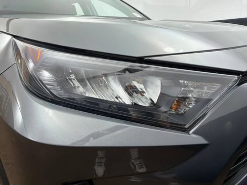 Used 2021 Toyota RAV4 LE AWD/4WD image 29