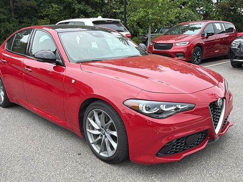 Used 2024 Alfa Romeo Giulia Ti RWD image 5