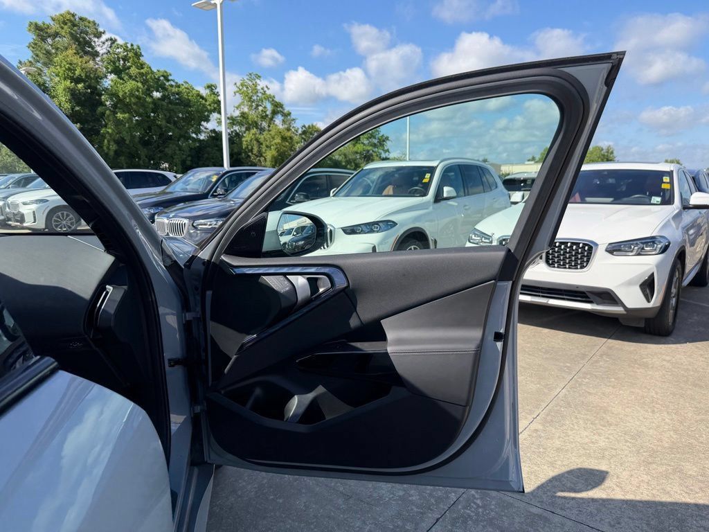 Certified 2026 BMW X3 xDrive30i w/ M Sport Package AWD/4WD image 27