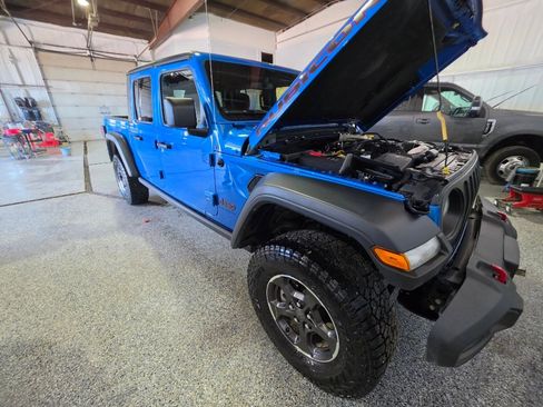 Used 2023 Jeep Gladiator Rubicon w/ Cold Weather Group AWD/4WD image 9