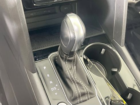 Used 2023 Volkswagen Atlas SE image 16