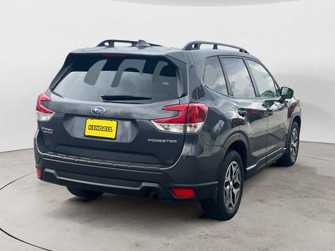 Used 2023 Subaru Forester Premium image 5