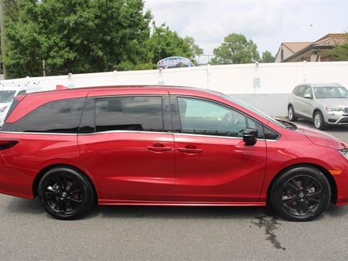 Used 2023 Honda Odyssey Sport image 8