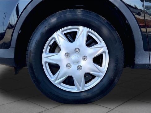 Used 2015 Toyota RAV4 LE FWD image 11