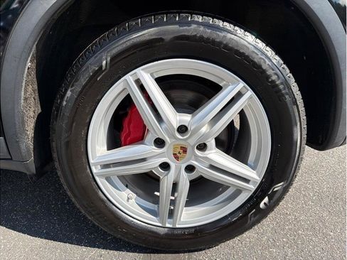 Used 2011 Porsche Cayenne S AWD/4WD image 23