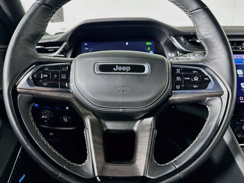 Used 2022 Jeep Grand Cherokee Overland w/ Advanced Protech Group III AWD/4WD image 50