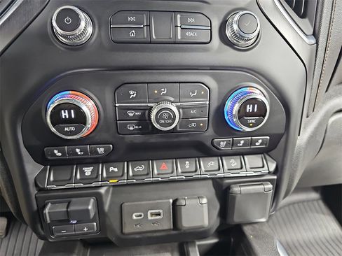 Used 2022 GMC Sierra 2500 AT4 w/ AT4 Preferred Package image 28