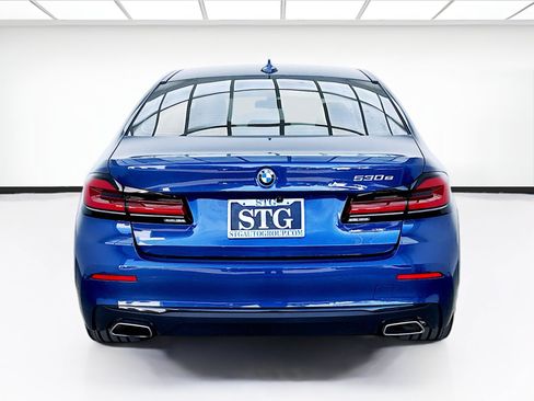 Used 2023 BMW 530e w/ Convenience Package RWD image 5