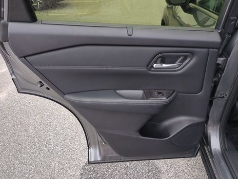 Certified 2025 Nissan Rogue SL w/ SL Premium Package FWD image 29